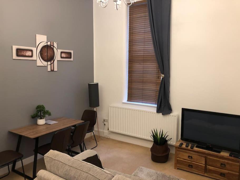 Fusilier Apartment Wrexham City Exterior foto