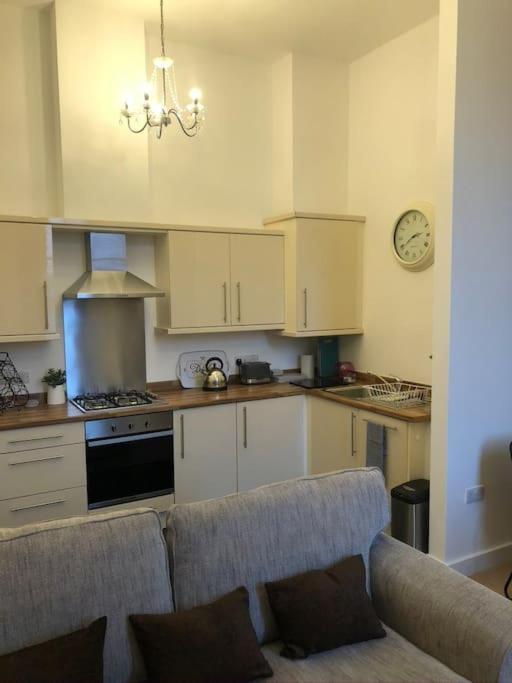 Fusilier Apartment Wrexham City Exterior foto